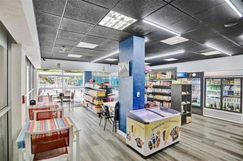 18031 Biscayne Boulevard Aventura FL 33160