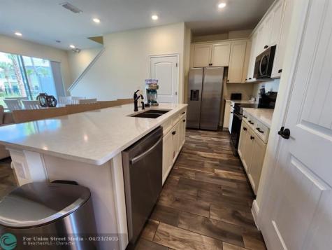 8143 Coconut Place Kissimmee FL 34747