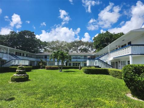 104 Westbury E Deerfield Beach FL 33442