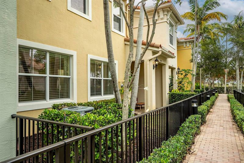 3330 NW 124th Way Sunrise FL 33323