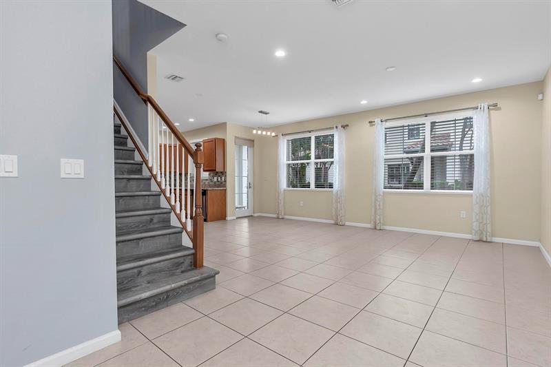 3330 NW 124th Way Sunrise FL 33323