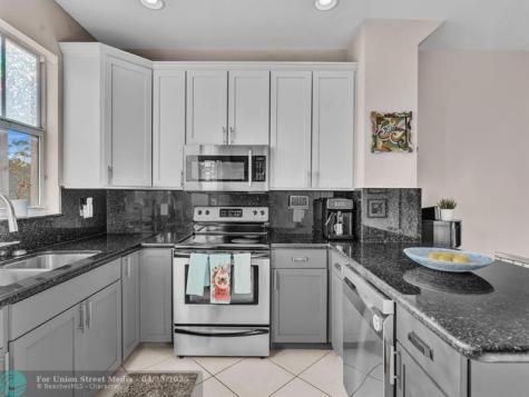 1839 N Dixie Highway Fort Lauderdale FL 33305