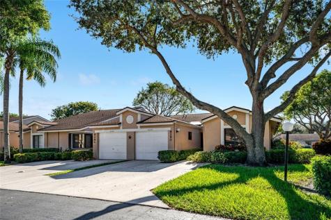 8290 Springlake Drive Boca Raton FL 33496