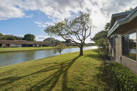8290 Springlake Drive Boca Raton FL 33496