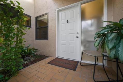 8290 Springlake Drive Boca Raton FL 33496