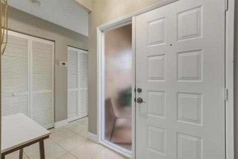 8290 Springlake Drive Boca Raton FL 33496