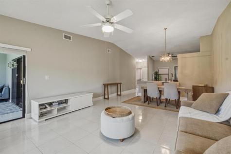 8290 Springlake Drive Boca Raton FL 33496