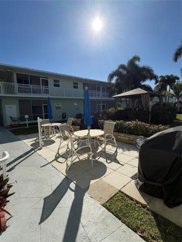 2100 NE 38th Street Lighthouse Point FL 33064