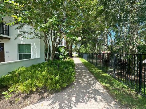 4670 Monarch Way Coconut Creek FL 33073