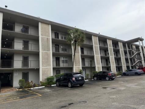 4898 NW 29th Court Lauderdale Lakes FL 33313