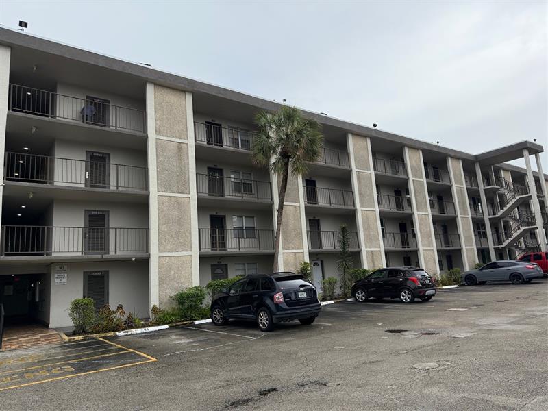 4898 NW 29th Court Lauderdale Lakes FL 33313