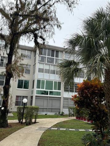 4898 NW 29th Court Lauderdale Lakes FL 33313