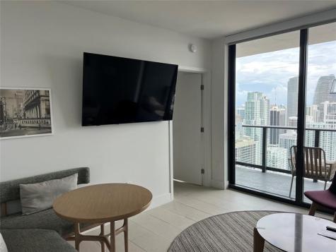 159 NE 6th Street Miami FL 33132