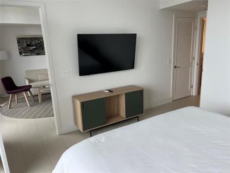 159 NE 6th Street Miami FL 33132