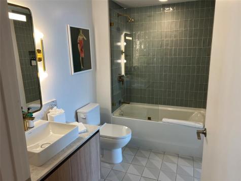 159 NE 6th Street Miami FL 33132