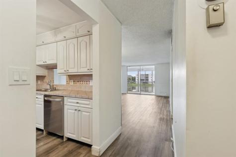 1024 SE 4th Avenue Dania Beach FL 33004