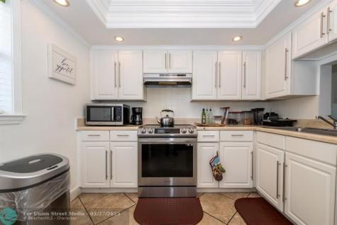 8821 NW 38th Drive Coral Springs FL 33065