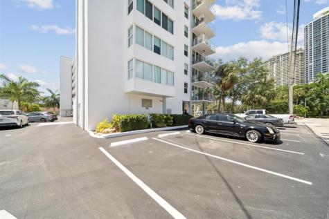 800 SE 4th Street Fort Lauderdale FL 33301