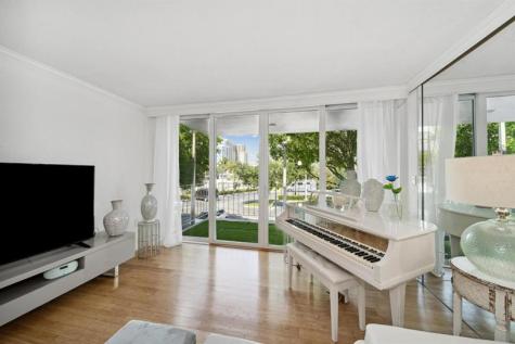 800 SE 4th Street Fort Lauderdale FL 33301