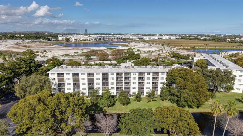 2230 N Cypress Bend Drive Pompano Beach FL 33069