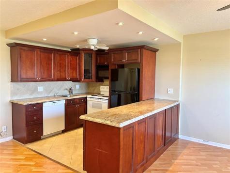 466 Grantham E Deerfield Beach FL 33442