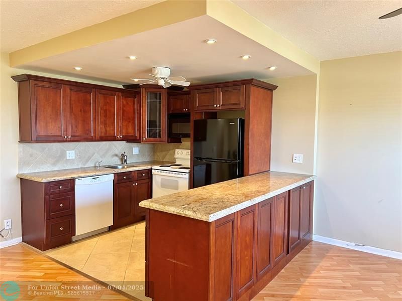466 Grantham E Deerfield Beach FL 33442