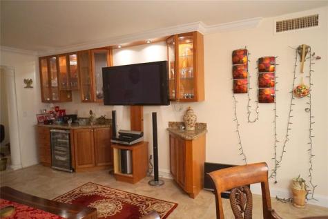 2851 Somerset Drive Lauderdale Lakes FL 33311