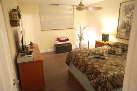 2851 Somerset Drive Lauderdale Lakes FL 33311