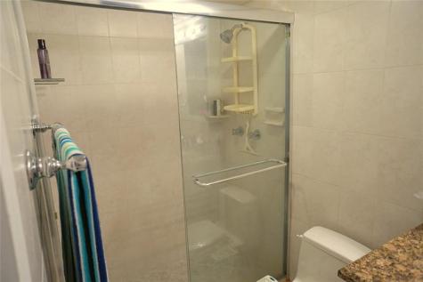 2851 Somerset Drive Lauderdale Lakes FL 33311