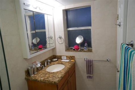 2851 Somerset Drive Lauderdale Lakes FL 33311