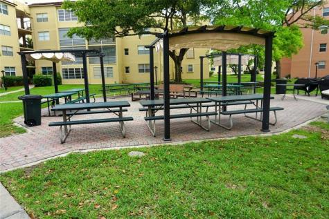 2851 Somerset Drive Lauderdale Lakes FL 33311