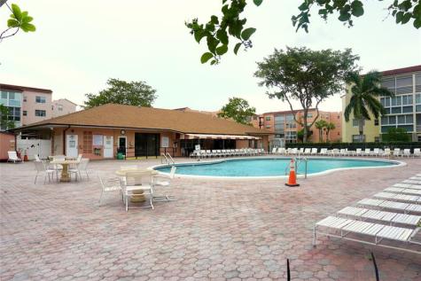 2851 Somerset Drive Lauderdale Lakes FL 33311