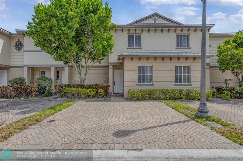 2037 Nassau Drive Riviera Beach FL 33404