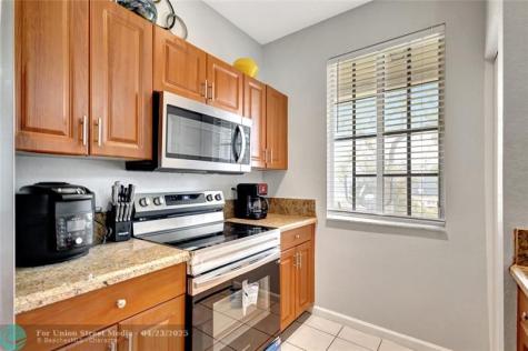 2037 Nassau Drive Riviera Beach FL 33404