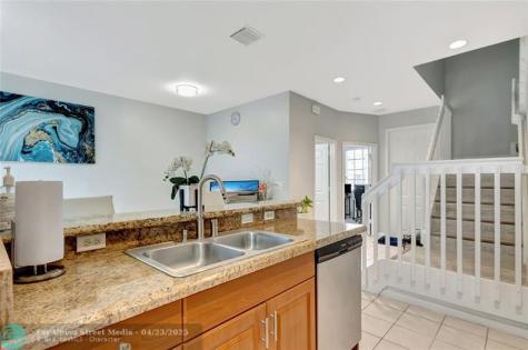 2037 Nassau Drive Riviera Beach FL 33404