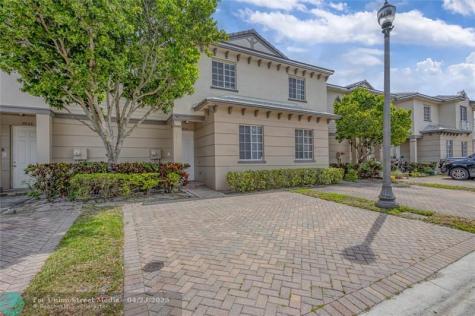 2037 Nassau Drive Riviera Beach FL 33404