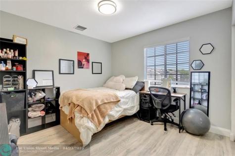 2037 Nassau Drive Riviera Beach FL 33404