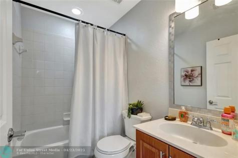 2037 Nassau Drive Riviera Beach FL 33404