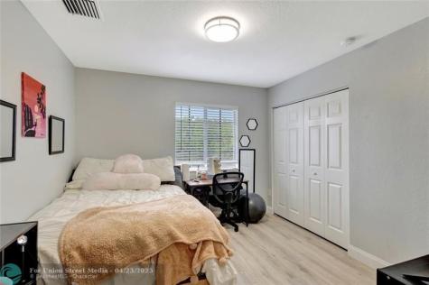 2037 Nassau Drive Riviera Beach FL 33404
