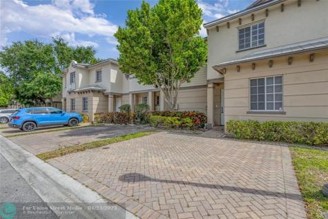 2037 Nassau Drive Riviera Beach FL 33404