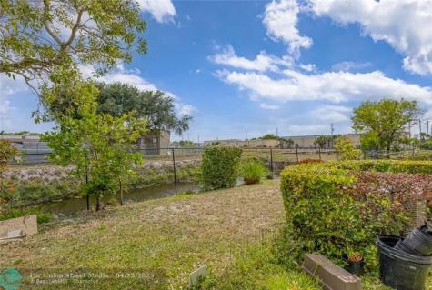 2037 Nassau Drive Riviera Beach FL 33404