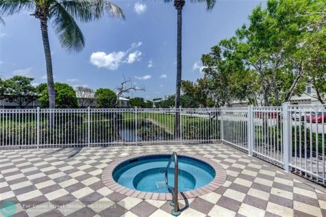 2037 Nassau Drive Riviera Beach FL 33404