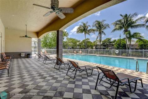 2037 Nassau Drive Riviera Beach FL 33404