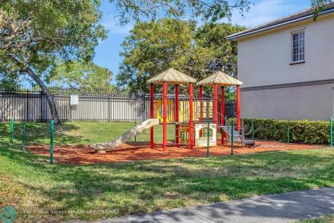 2037 Nassau Drive Riviera Beach FL 33404