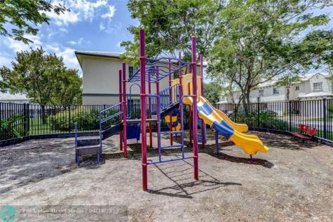 2037 Nassau Drive Riviera Beach FL 33404