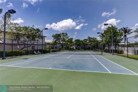 2037 Nassau Drive Riviera Beach FL 33404