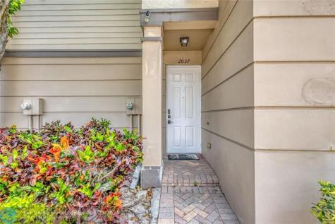 2037 Nassau Drive Riviera Beach FL 33404