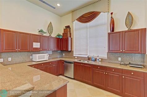 2037 Nassau Drive Riviera Beach FL 33404