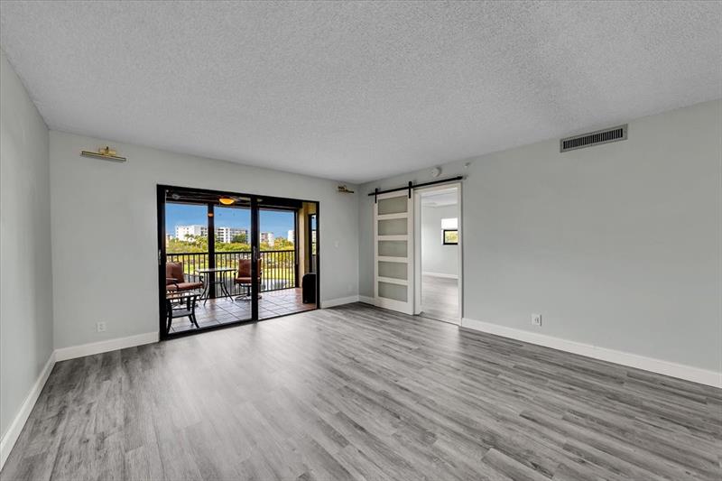 2112 S Cypress Bend Drive Pompano Beach FL 33069