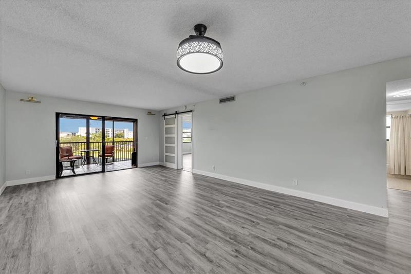 2112 S Cypress Bend Drive Pompano Beach FL 33069